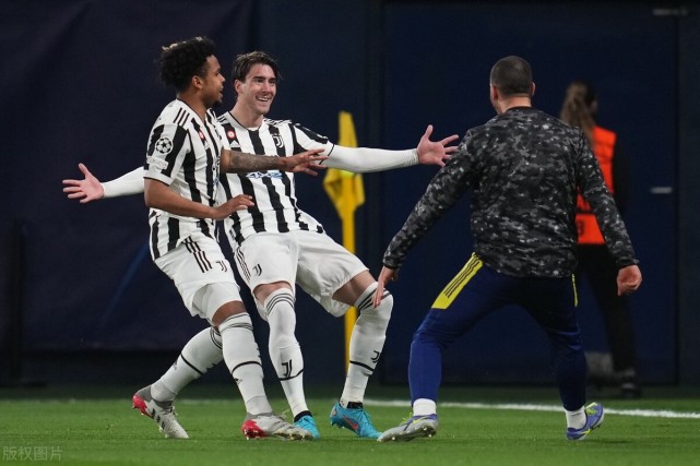  佛罗伦萨边路传中制胜，紫百合客场爆冷击败豪门